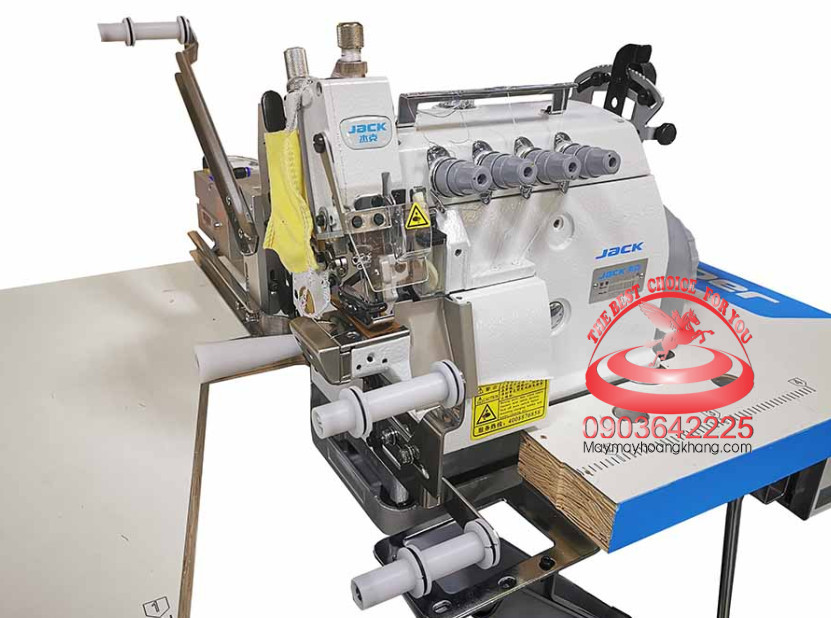 JACK JK-797TDI-4-514-M03/333/FR02  Máy vắt sổ đầu nhỏ 4 chỉ, chân vịt cào trên, có bộ căng, chuyên tra cổ áo thun